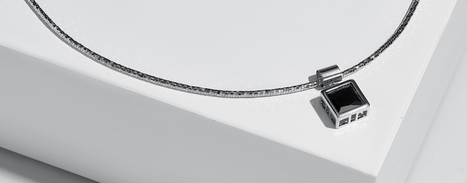 Колье и подвески