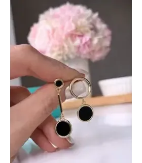 Серьги асимметрия двойной круг  с черной эмалью в золоте