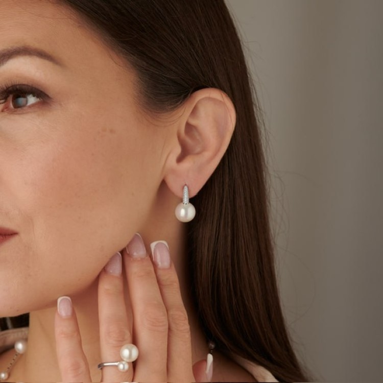 Серьги с жемчугом Майорка с цирконами в белом золоте