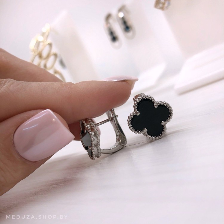 Серьги Ванклиф серебристые с черной вставкой на английском замке Meduza Crystal