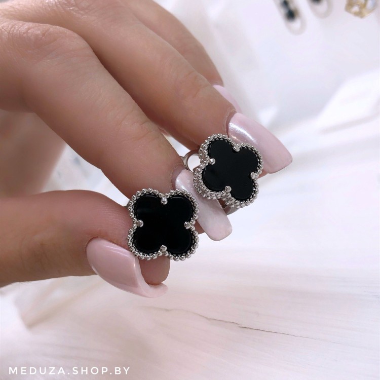 Серьги Ванклиф серебристые с черной вставкой на английском замке Meduza Crystal