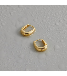 Серьги скобы капли в золоте