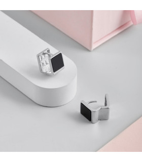 Серьги кубы с черной вставкой 