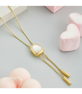 Колье галстук с вставкой перламутр в золоте 