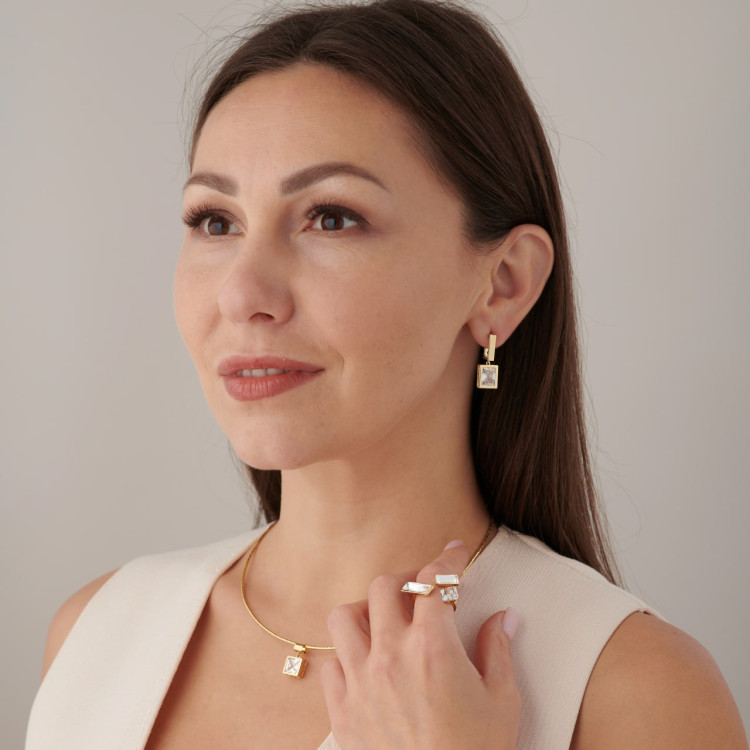 Кольцо регулируемое с белым камнем в серебре Meduza Crystal