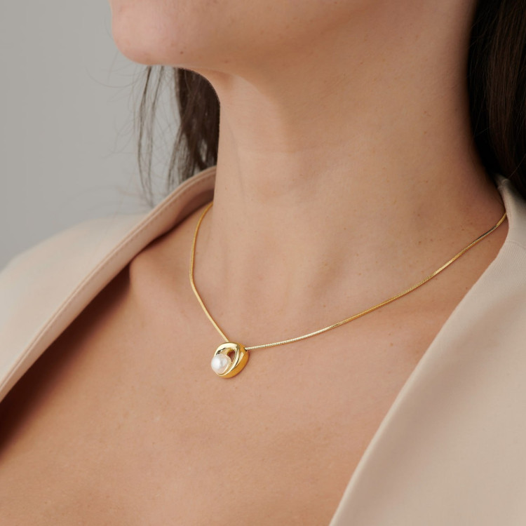 Колье с жемчугом в золоте Meduza Crystal