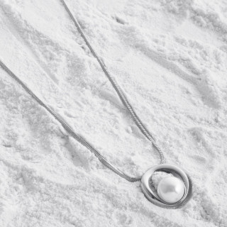 Колье с жемчугом серебристая