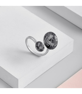 Кольцо регулируемое с черным круглым камнем в серебре