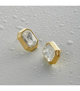 Серьги прямоугольные с белым цирконом в золоте