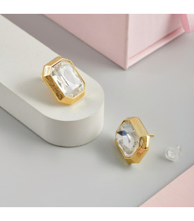 Серьги прямоугольные с белым цирконом в золоте