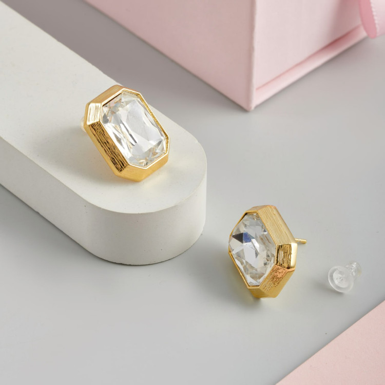 Серьги прямоугольные с белым цирконом в золоте Meduza Crystal