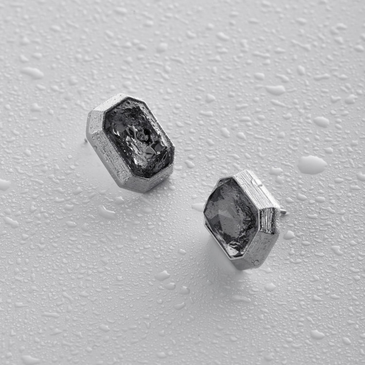 Серьги прямоугольные с чёрным  цирконом серебристые Meduza Crystal