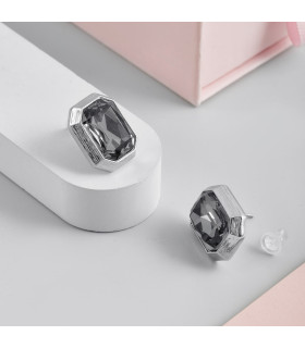 Серьги прямоугольные с чёрным  цирконом серебристые