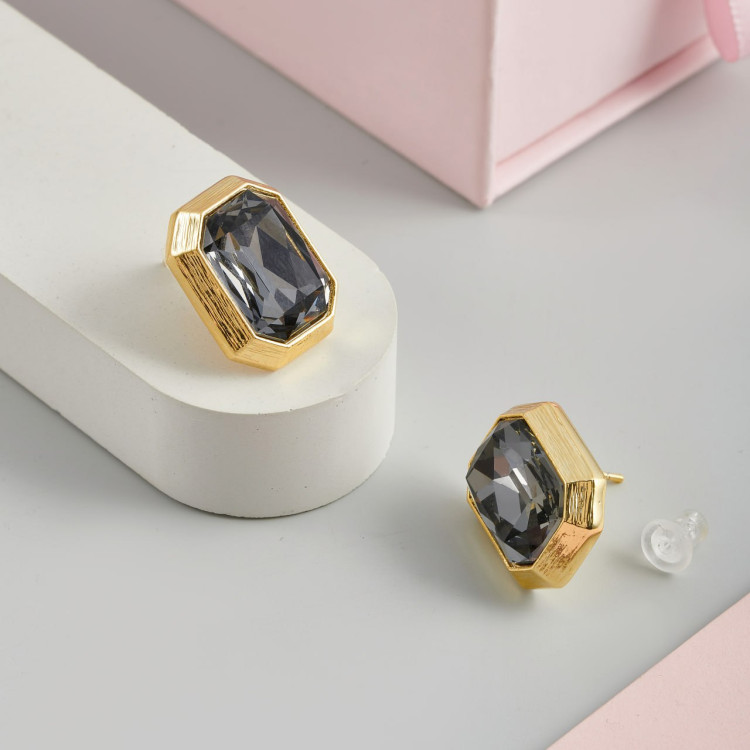 Серьги прямоугольные с чёрным  цирконом в золоте Meduza Crystal