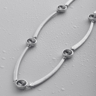 Колье серебристое с чёрным цирконом 