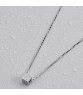 Подвеска на цепочке куб серебристая