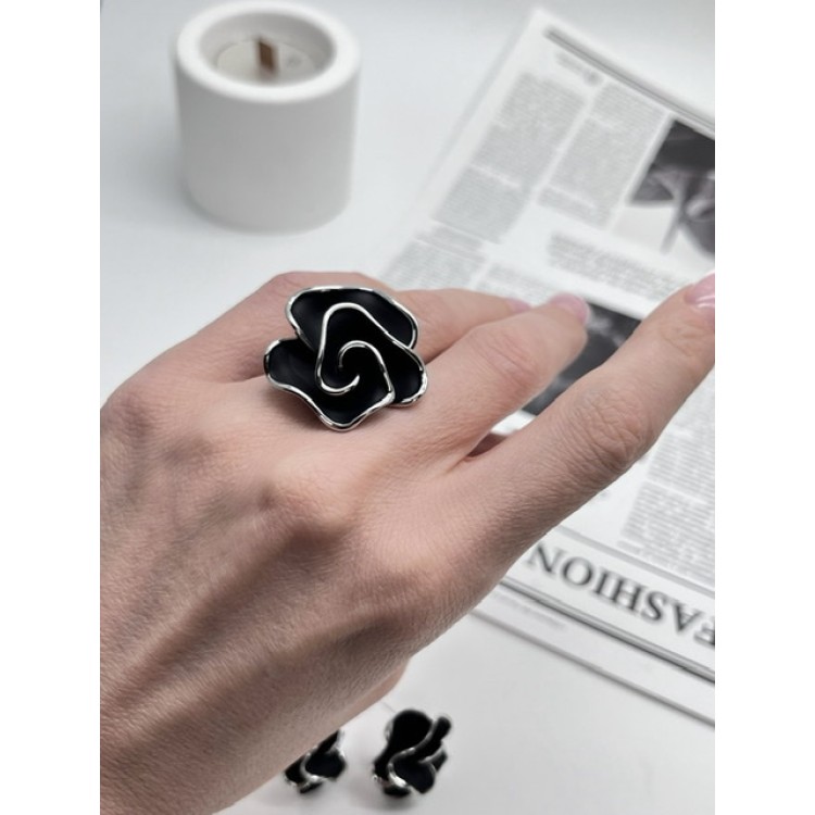 Кольцо Цветок в серебре Meduza Crystal