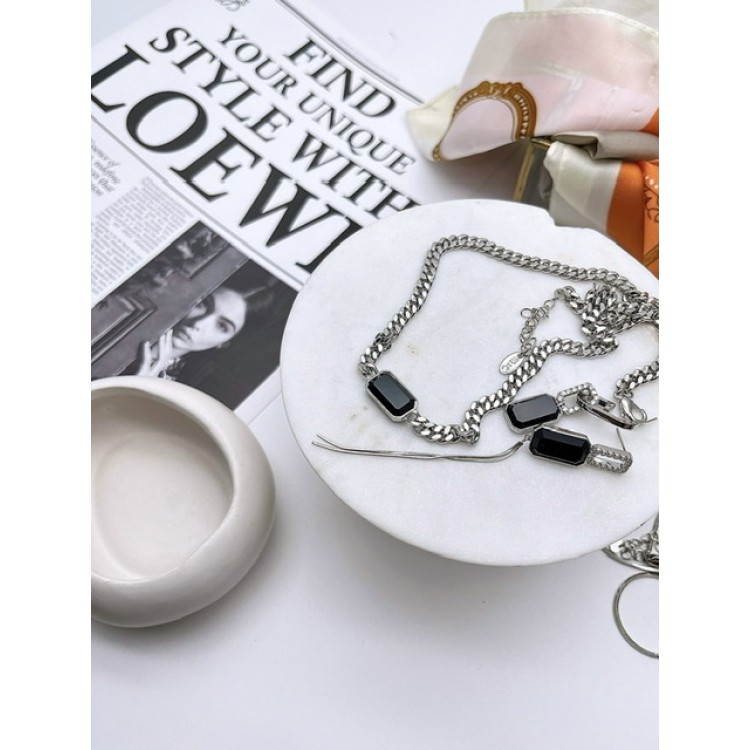 Серьги асимметрия с цирконами в белом золоте Meduza Crystal