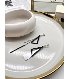 Серьги асимметрия треугольник  в серебре