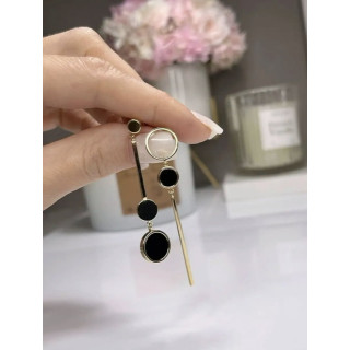 Серьги асимметрия длинные  в золоте