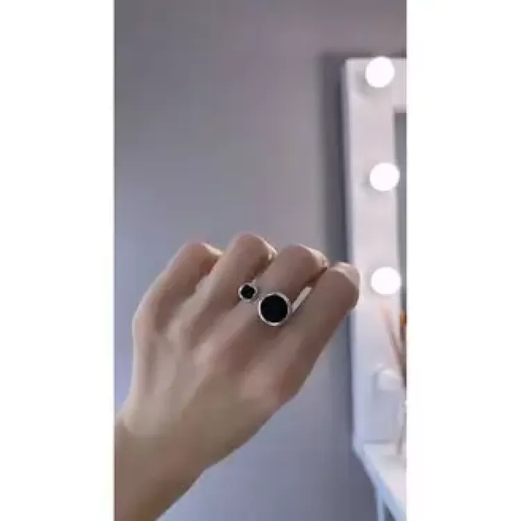 Кольцо безразмерное двойной круг в белом золоте Meduza Crystal