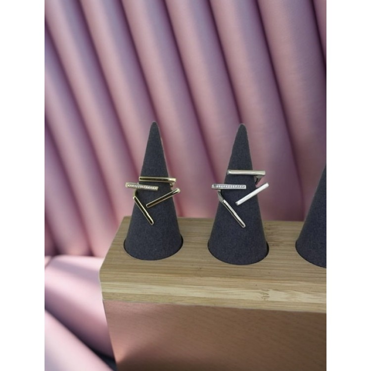 Кольцо асимметрия с цирконами в золоте Meduza Crystal