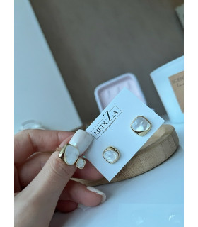 Кольцо безразмерное с перламутром в золоте 