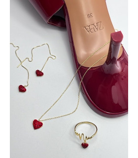 Серьги протяжки сердечко маленькое в золоте с красными цирконами