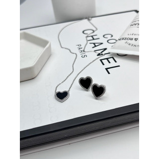 Серьги Сердечки пусеты в белом золоте