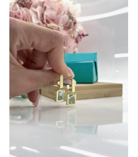 Серьги с голубым цирконом в золоте