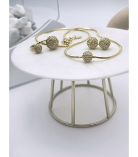 Кольцо Шар в золоте с россыпью цирконов