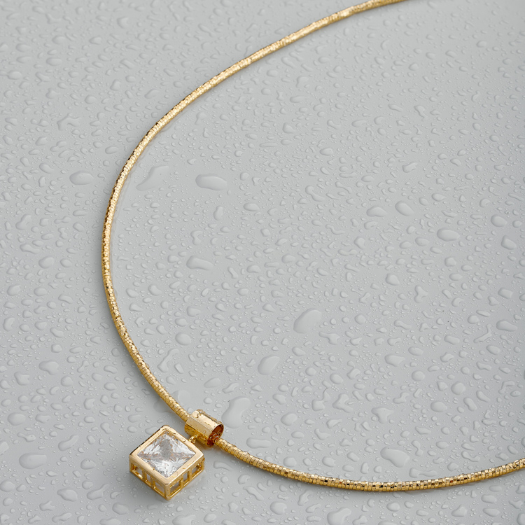 Подвеска с белым цирконом в золоте Meduza Crystal