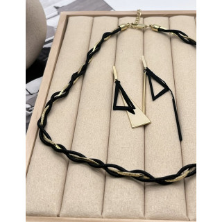 Серьги асимметрия треугольник  золотистые