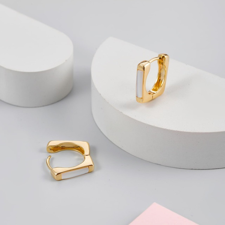 Серьги квадрат с вставкой перламутр в золоте Meduza Crystal