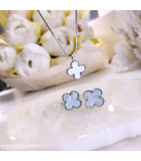 Серьги Ванклиф серебристые c белой вставкой