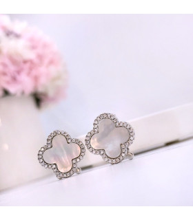 Серьги Ванклиф серебристые с перламутром на английском замке