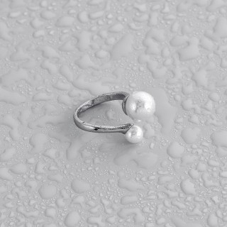 Кольцо с жемчугом в серебре