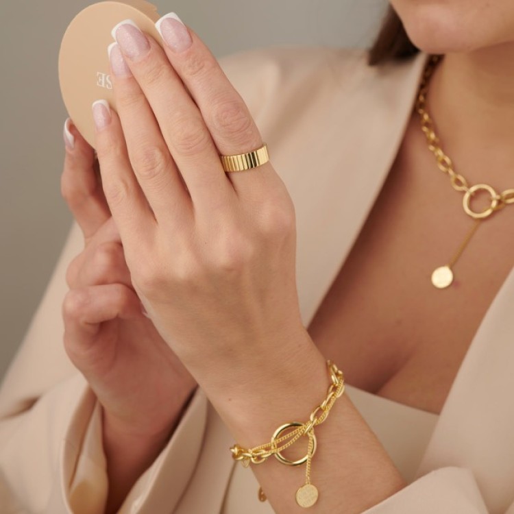 Кольцо ребристое в золоте безразмерное Meduza Crystal