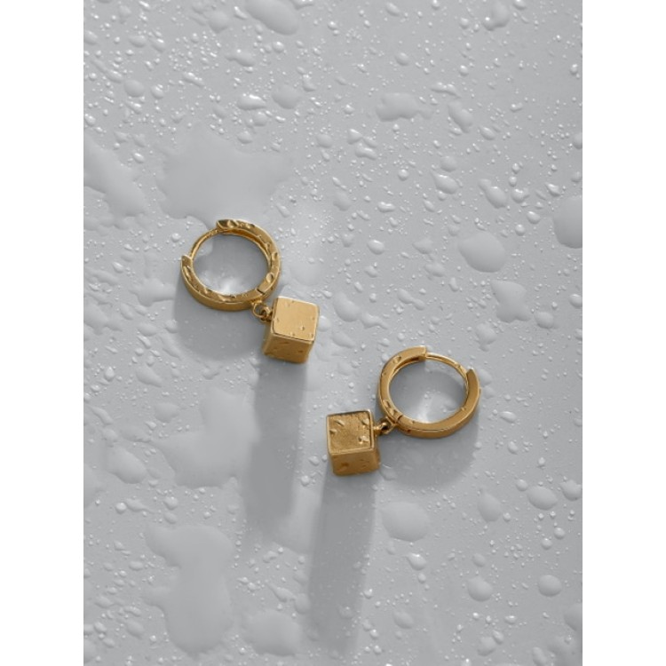 Серьги Кубы на колечках в золоте Meduza Crystal