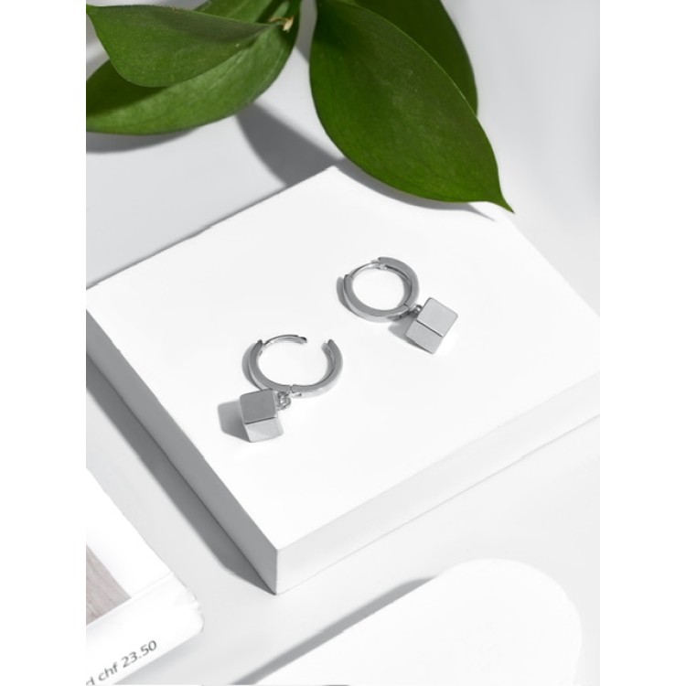 Серьги Кубы на колечках в серебре Meduza Crystal