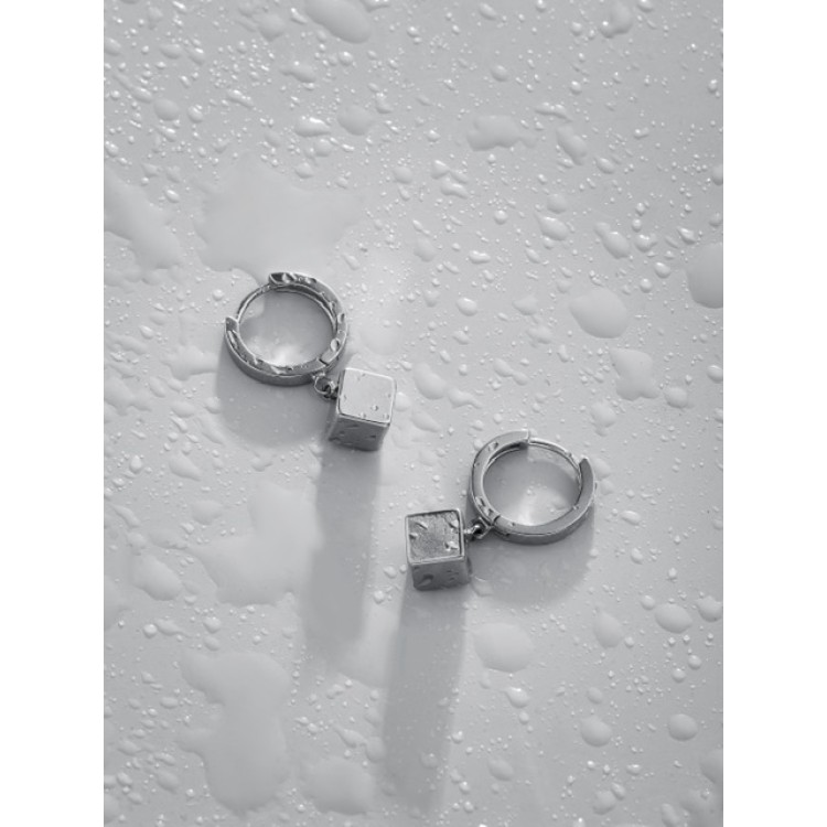 Серьги Кубы на колечках в серебре Meduza Crystal