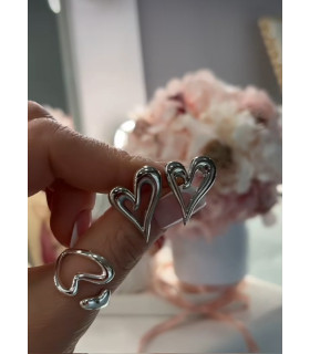 Кольцо безразмерное Love в белом золоте