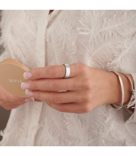 Кольцо ребристое в белом золоте безразмерное