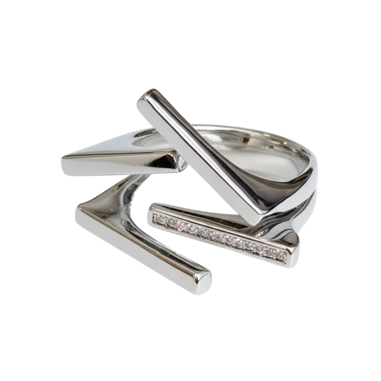 Кольцо асимметрия с цирконами в белом золоте Meduza Crystal