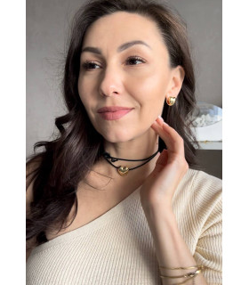 Чокер на шнурке с золотым сердцем