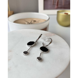 Серьги Асимметрия с черной эмалью