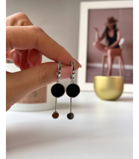 Серьги Асимметрия с черной эмалью