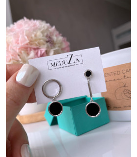 Серьги асимметрия двойной круг  с черной эмалью в серебре 